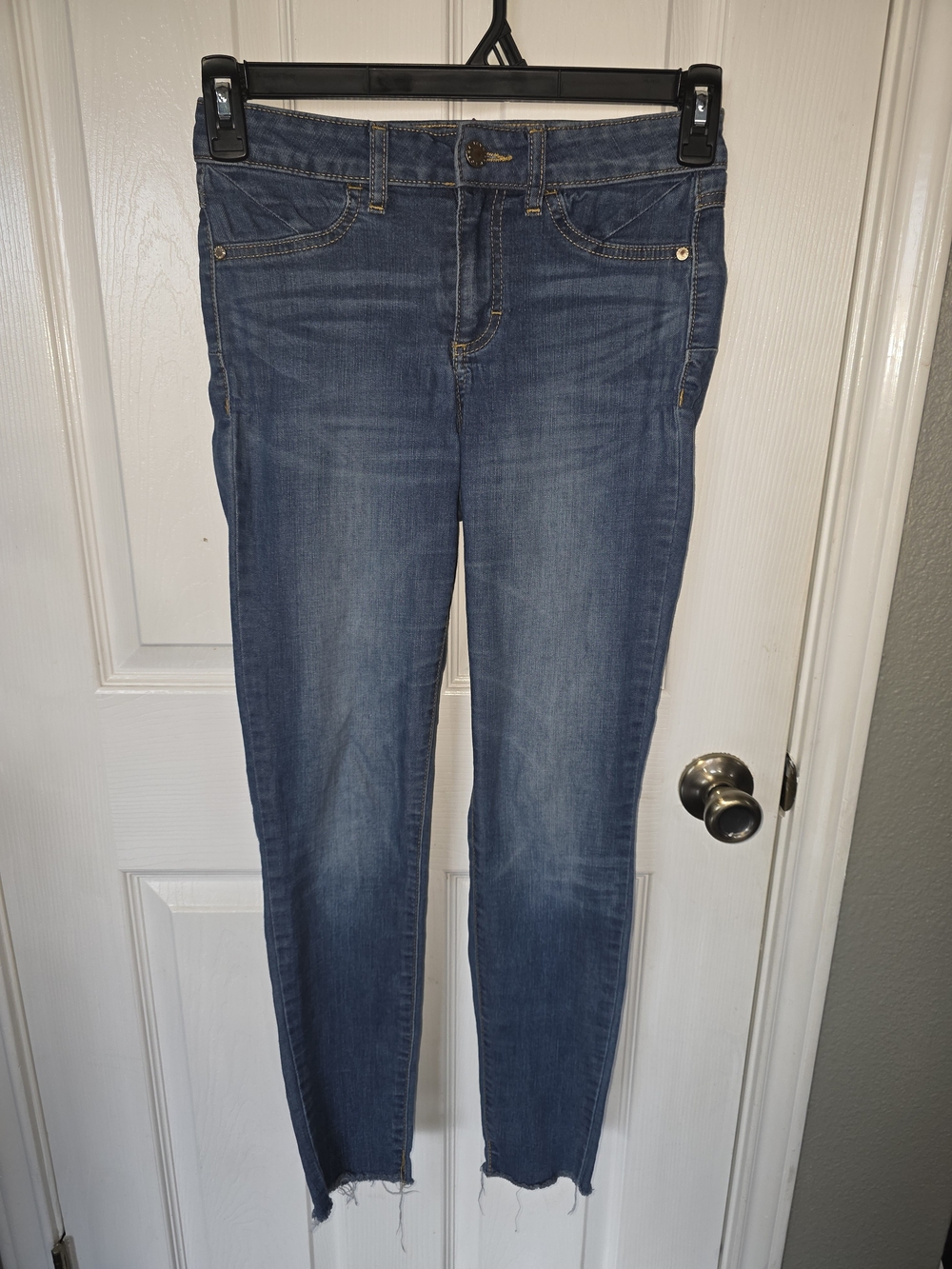 Jennifer Lopez Distressed Ankle Skinny Jeans - Blue